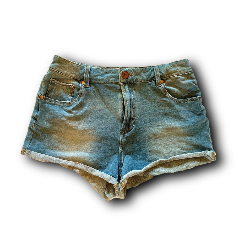Bullhead Denim Co. Mom Shorts; Size 7
